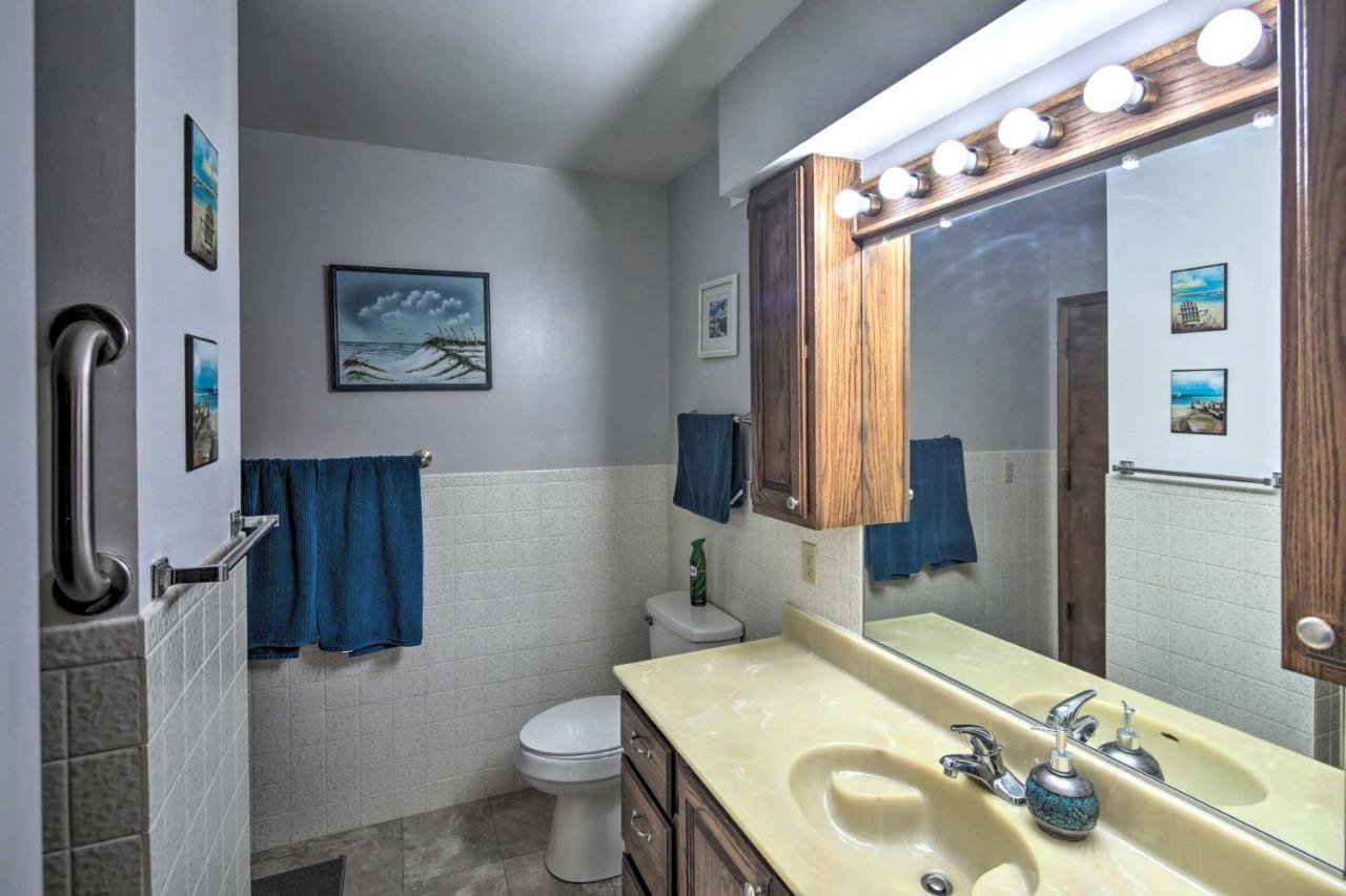 Lake Havasu Home With Pool - 2 Miles To Waterfront! Lake Havasu City Bagian luar foto